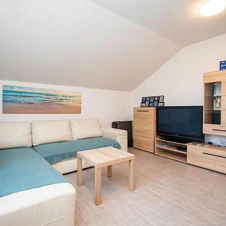 Damjan, Barbariga By Istrabook *